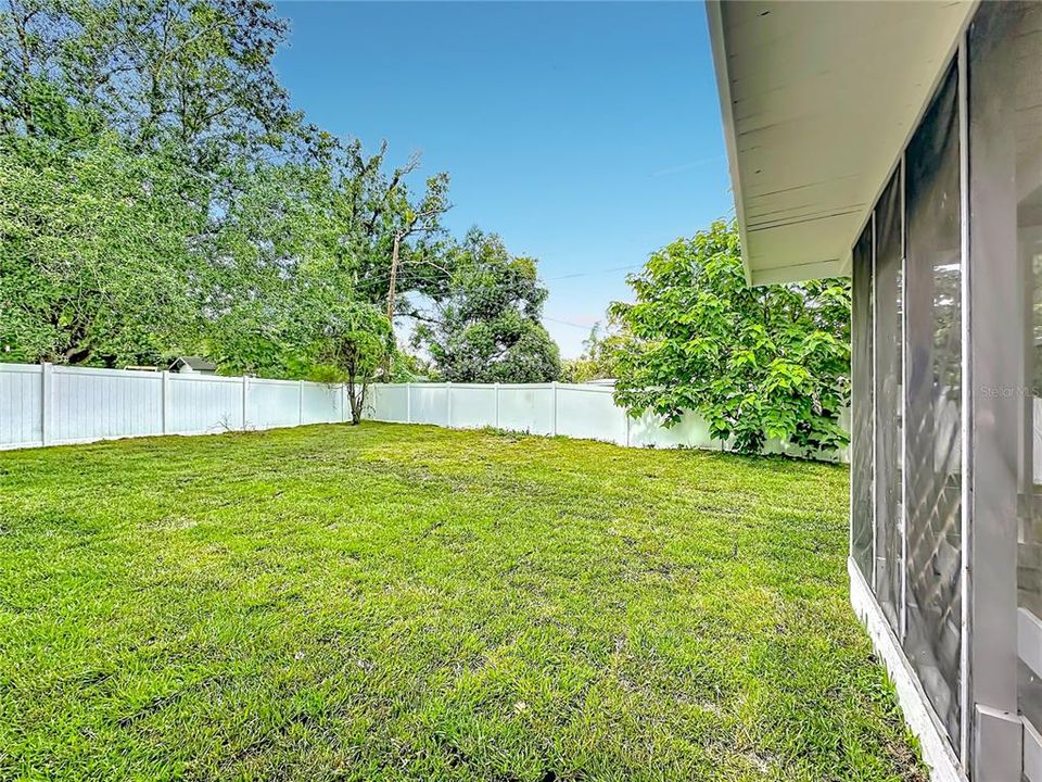 For Sale: $275,000 (3 beds, 2 baths, 1259 Square Feet)