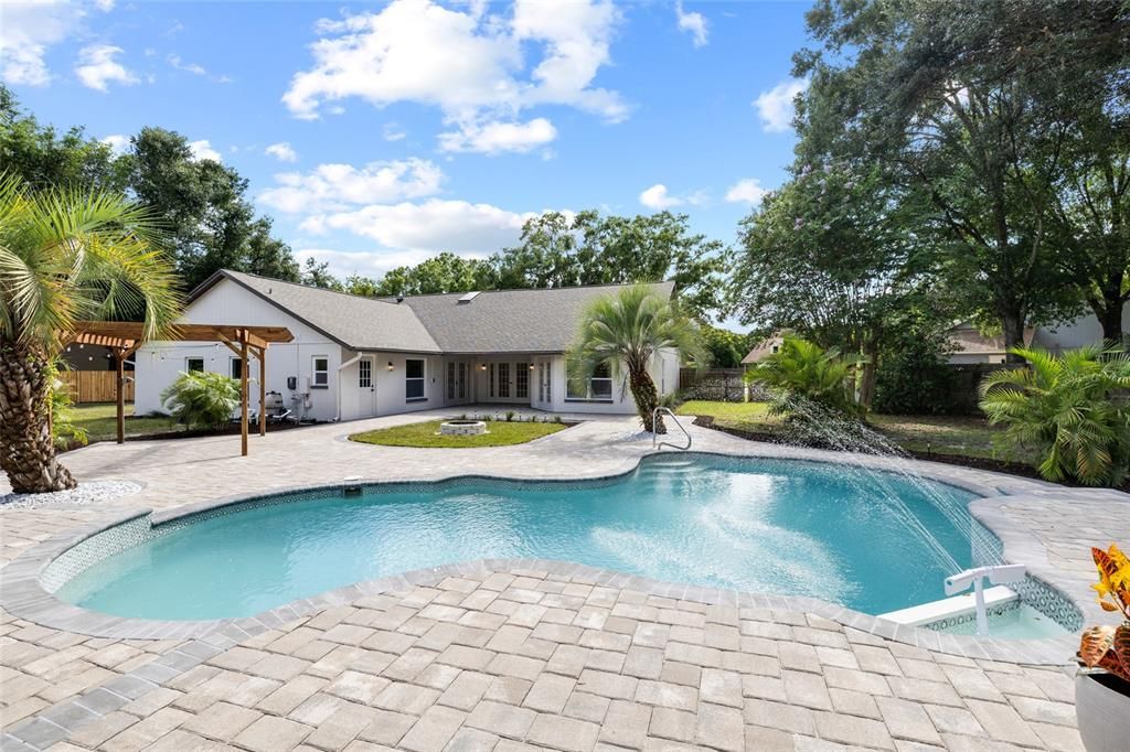 For Sale: $979,000 (5 beds, 3 baths, 2926 Square Feet)
