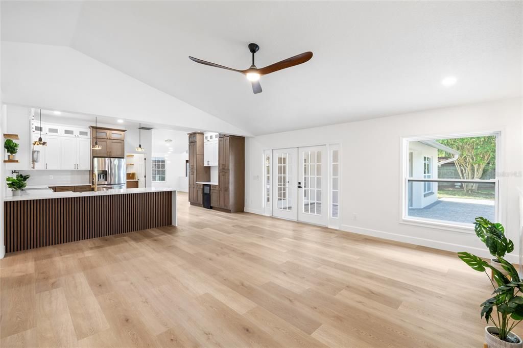 For Sale: $979,000 (5 beds, 3 baths, 2926 Square Feet)
