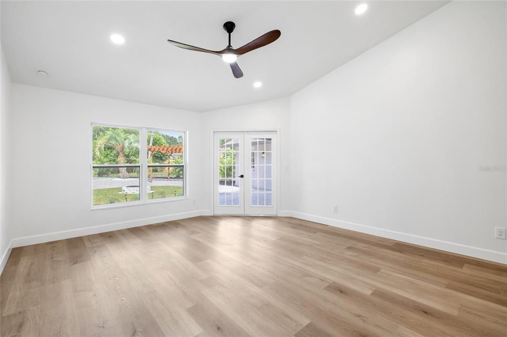For Sale: $979,000 (5 beds, 3 baths, 2926 Square Feet)