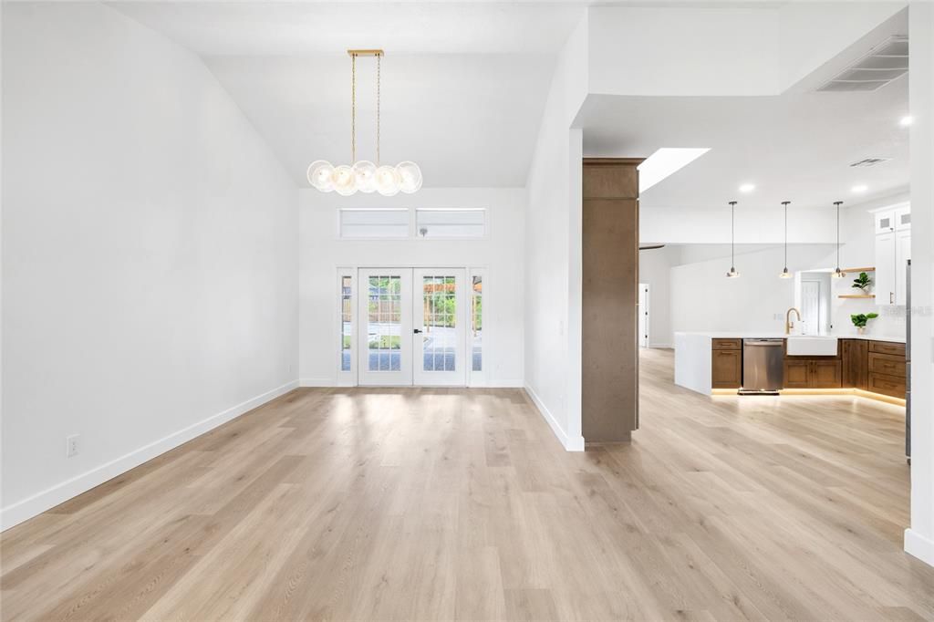 For Sale: $979,000 (5 beds, 3 baths, 2926 Square Feet)