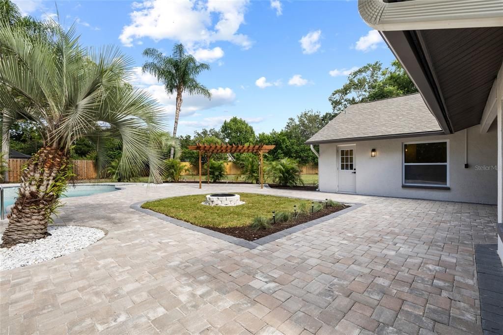 For Sale: $979,000 (5 beds, 3 baths, 2926 Square Feet)
