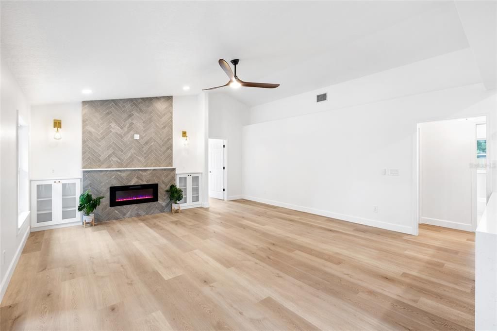 For Sale: $979,000 (5 beds, 3 baths, 2926 Square Feet)