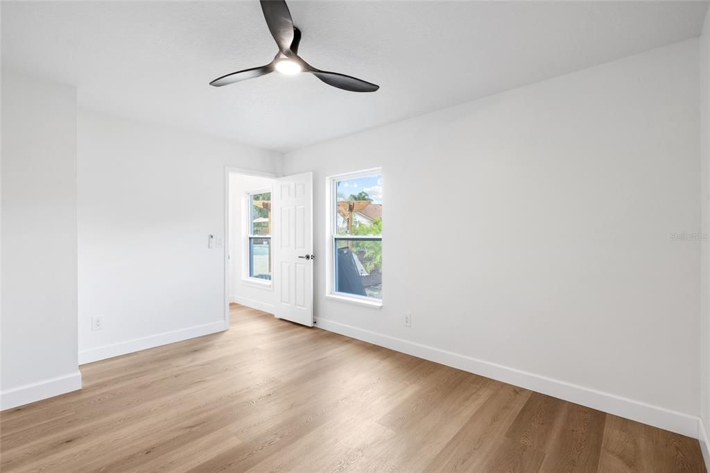 For Sale: $979,000 (5 beds, 3 baths, 2926 Square Feet)