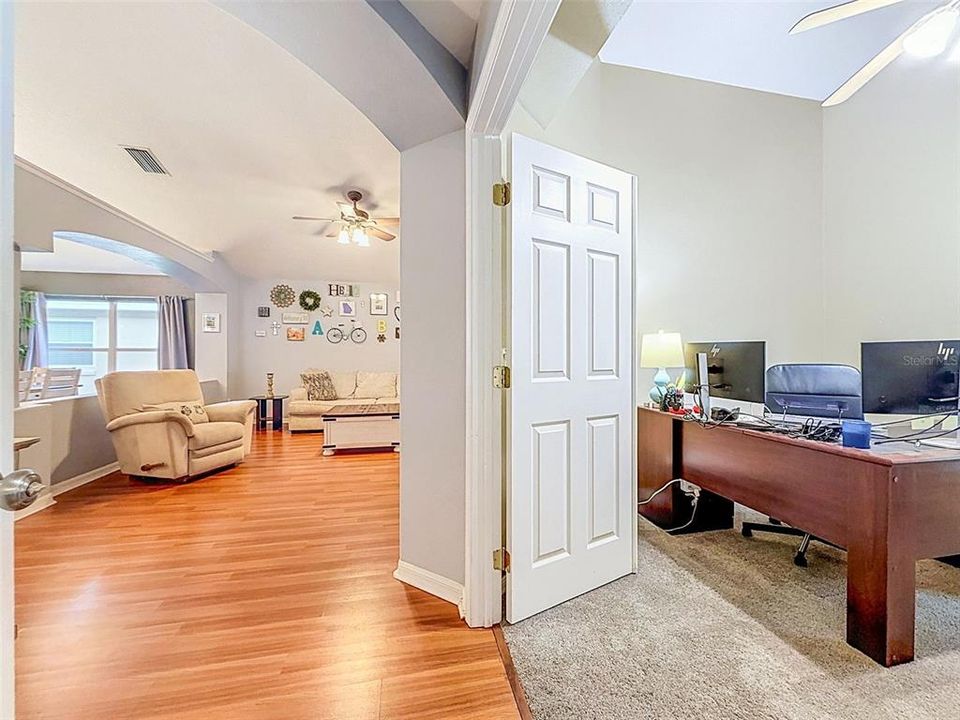 На продажу: $419,900 (3 спален, 2 ванн, 1822 Квадратных фут)
