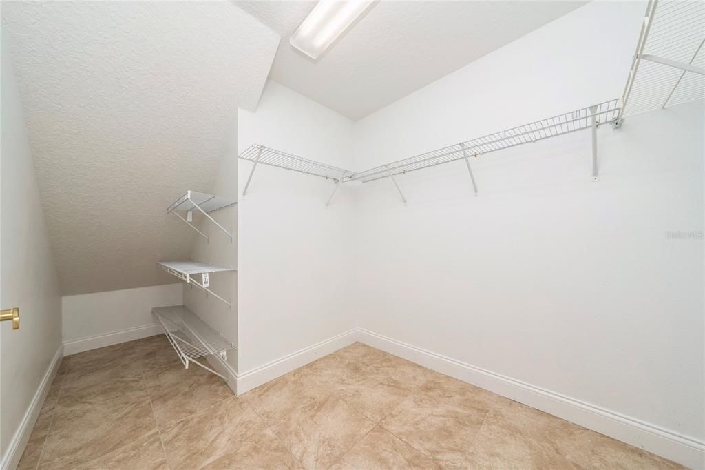 For Rent: $3,000 (4 beds, 2 baths, 2260 Square Feet)