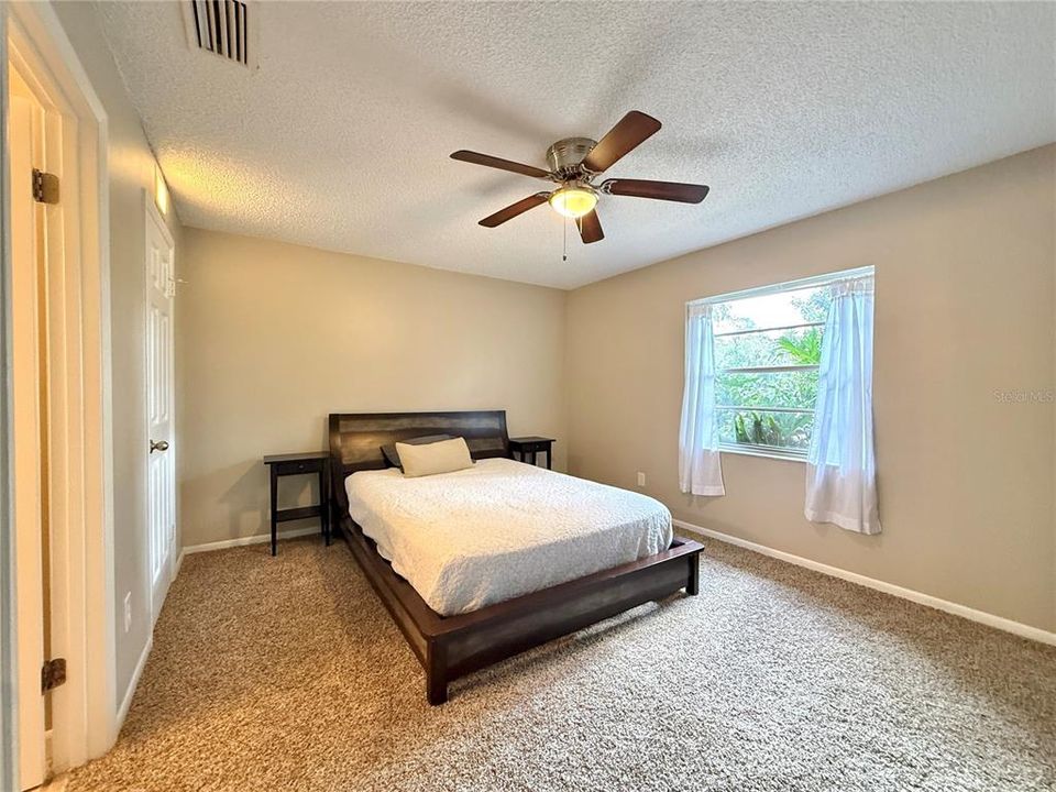 For Sale: $299,000 (3 beds, 2 baths, 1264 Square Feet)