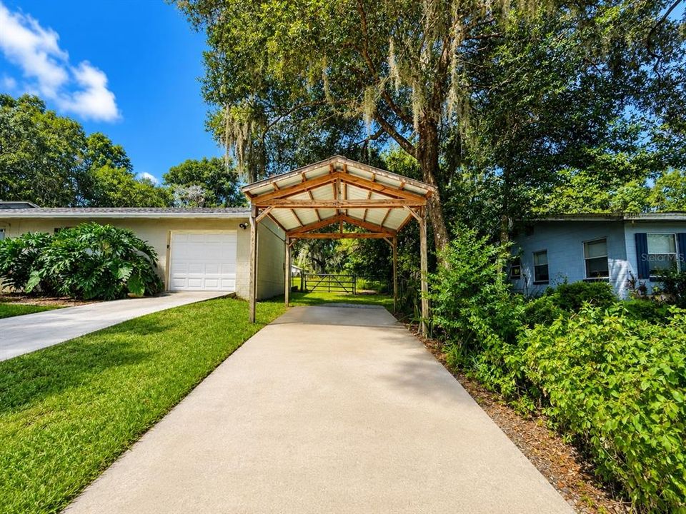 For Sale: $299,000 (3 beds, 2 baths, 1264 Square Feet)