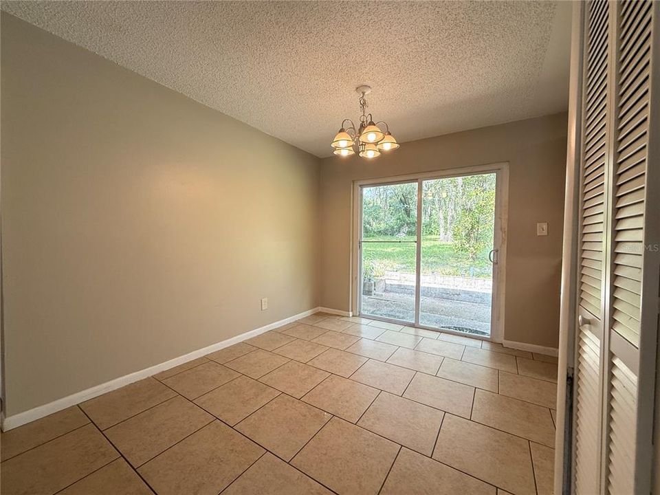 For Sale: $299,000 (3 beds, 2 baths, 1264 Square Feet)