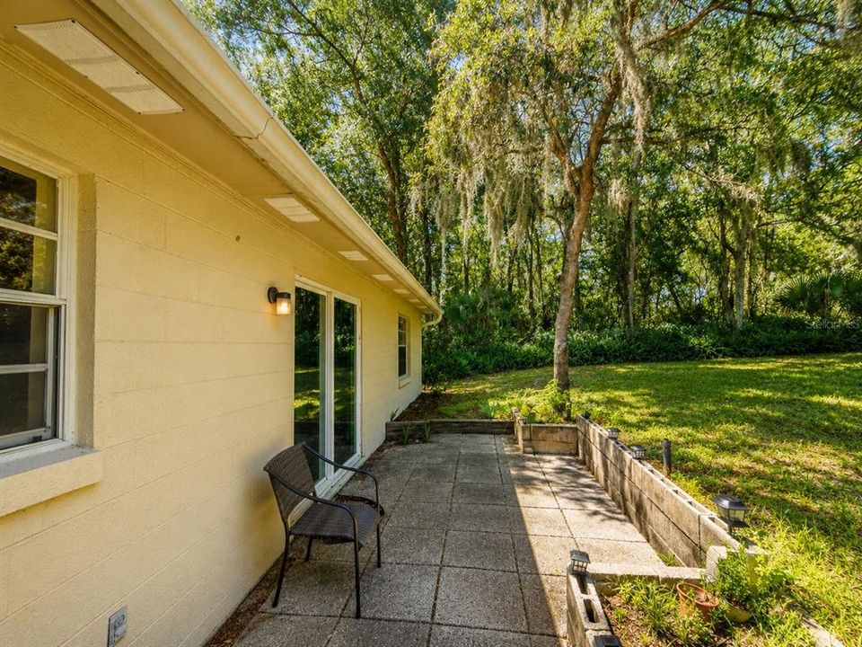 For Sale: $299,000 (3 beds, 2 baths, 1264 Square Feet)