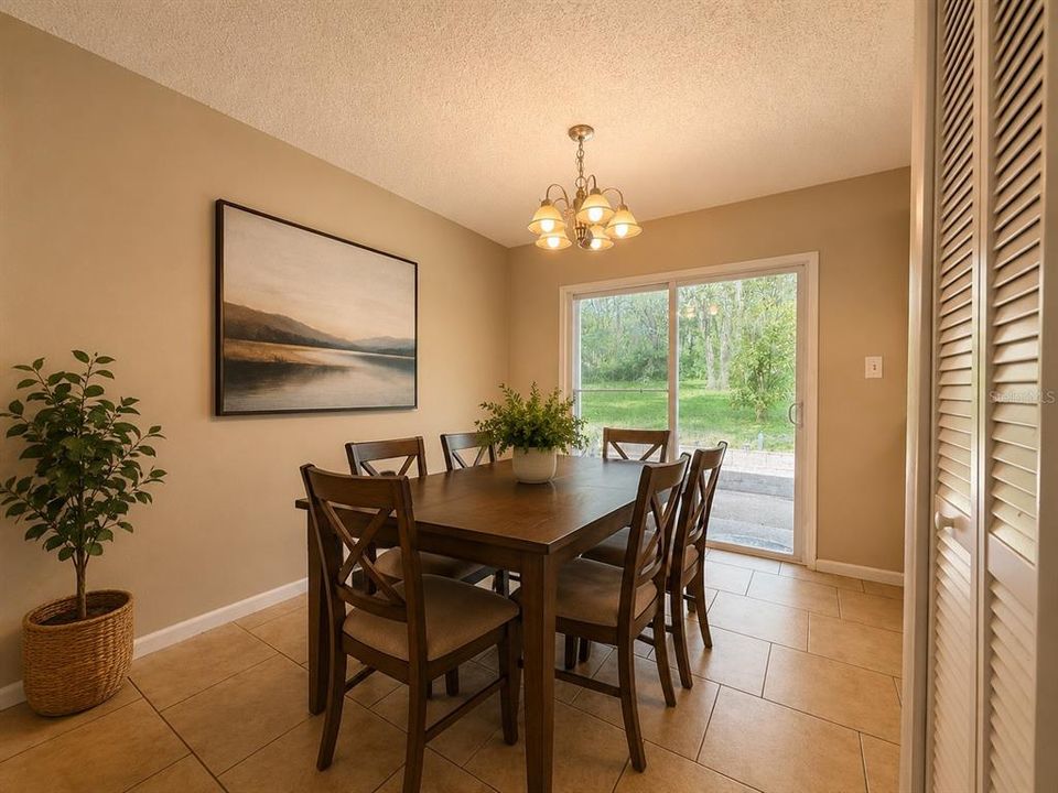 For Sale: $299,000 (3 beds, 2 baths, 1264 Square Feet)