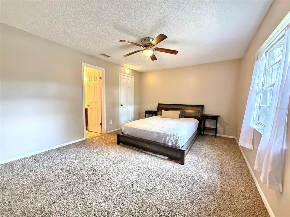 For Sale: $299,000 (3 beds, 2 baths, 1264 Square Feet)