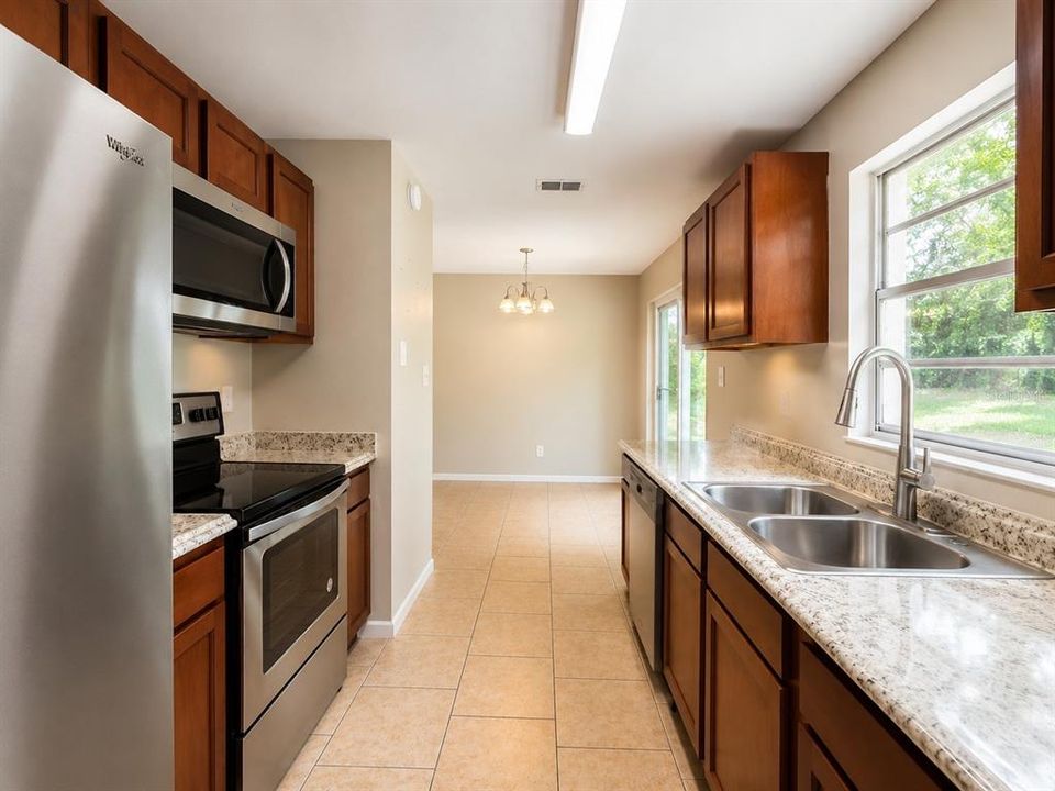 For Sale: $299,000 (3 beds, 2 baths, 1264 Square Feet)