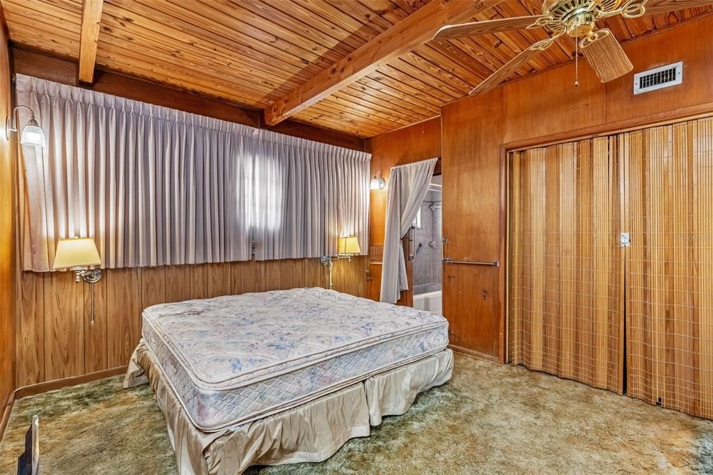 待售: $999,999 (4 贝兹, 3 浴室, 2585 平方英尺)