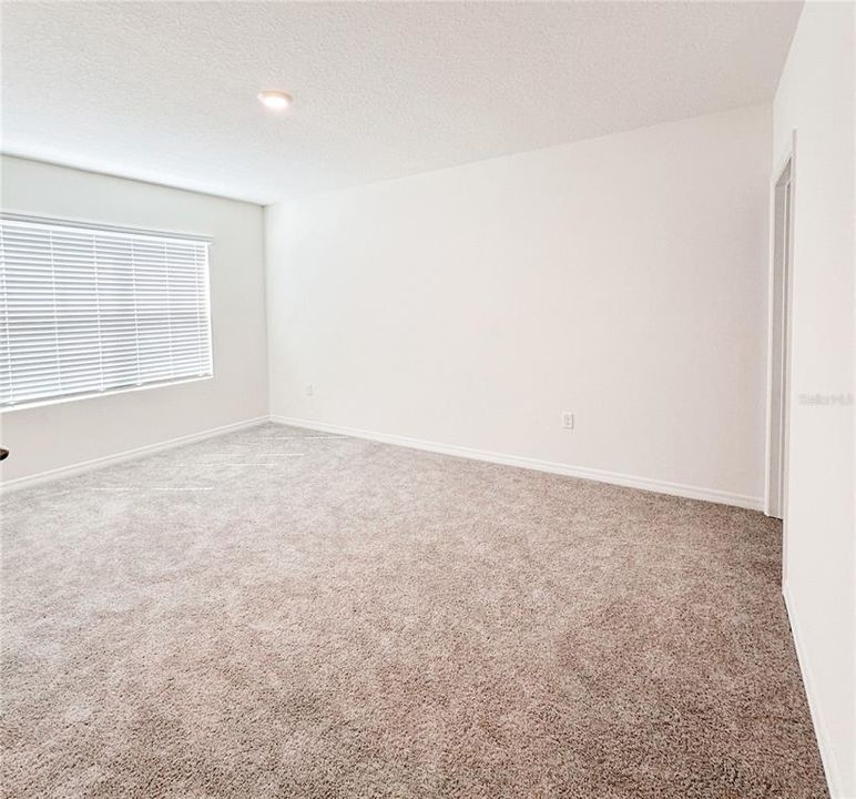 For Rent: $2,000 (3 beds, 2 baths, 1488 Square Feet)