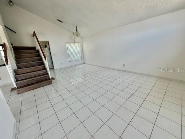 En Renta: $2,145 (3 camas, 3 baños, 1705 Pies cuadrados)