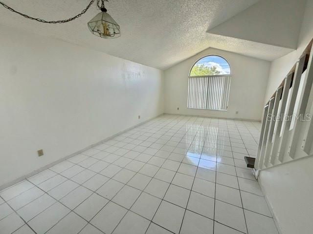 En Renta: $2,145 (3 camas, 3 baños, 1705 Pies cuadrados)