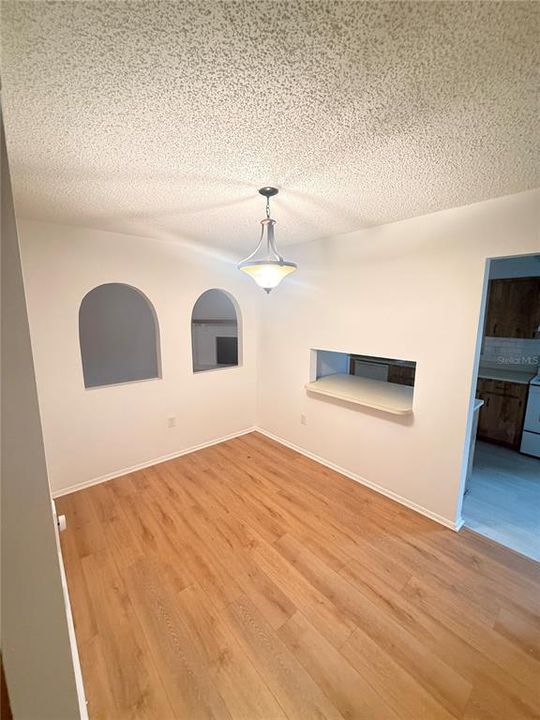 For Rent: $1,950 (3 beds, 2 baths, 1355 Square Feet)