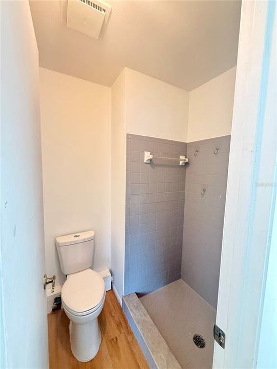 For Rent: $1,950 (3 beds, 2 baths, 1355 Square Feet)