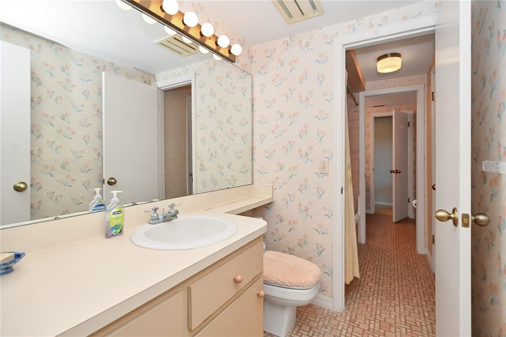En Venta: $349,000 (3 camas, 2 baños, 2106 Pies cuadrados)