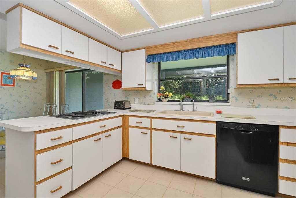 En Venta: $349,000 (3 camas, 2 baños, 2106 Pies cuadrados)
