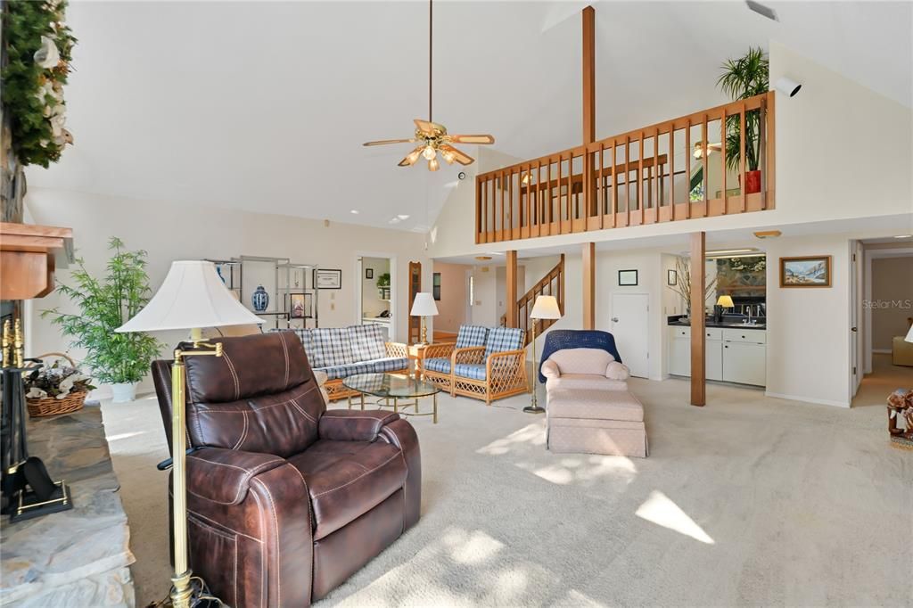 En Venta: $349,000 (3 camas, 2 baños, 2106 Pies cuadrados)