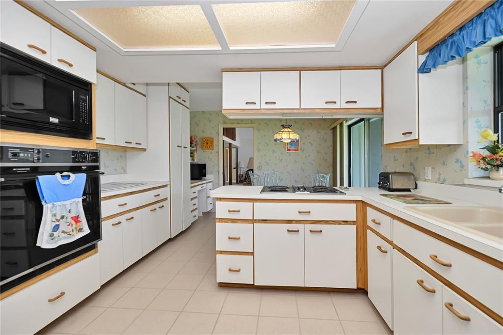 En Venta: $349,000 (3 camas, 2 baños, 2106 Pies cuadrados)
