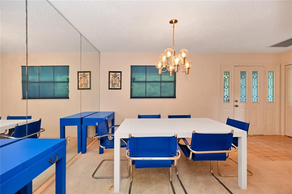 En Venta: $349,000 (3 camas, 2 baños, 2106 Pies cuadrados)