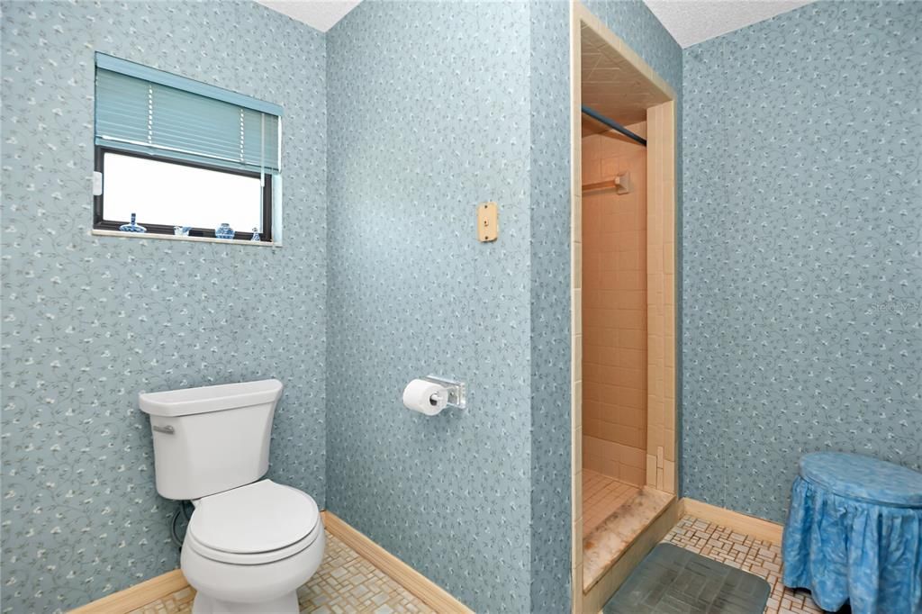 En Venta: $349,000 (3 camas, 2 baños, 2106 Pies cuadrados)