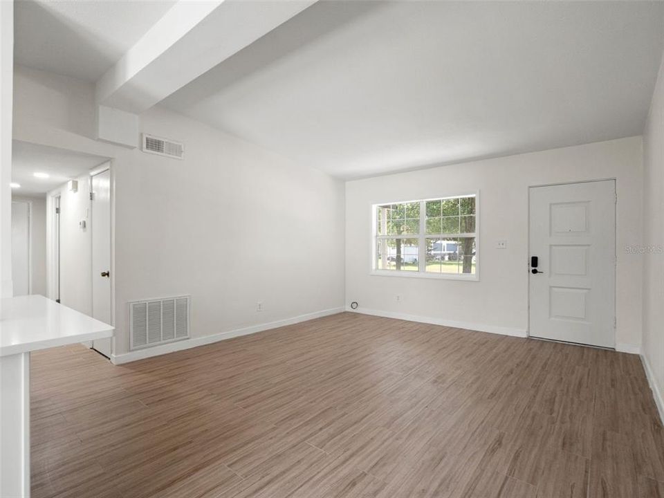 For Sale: $485,000 (4 beds, 4 baths, 1682 Square Feet)