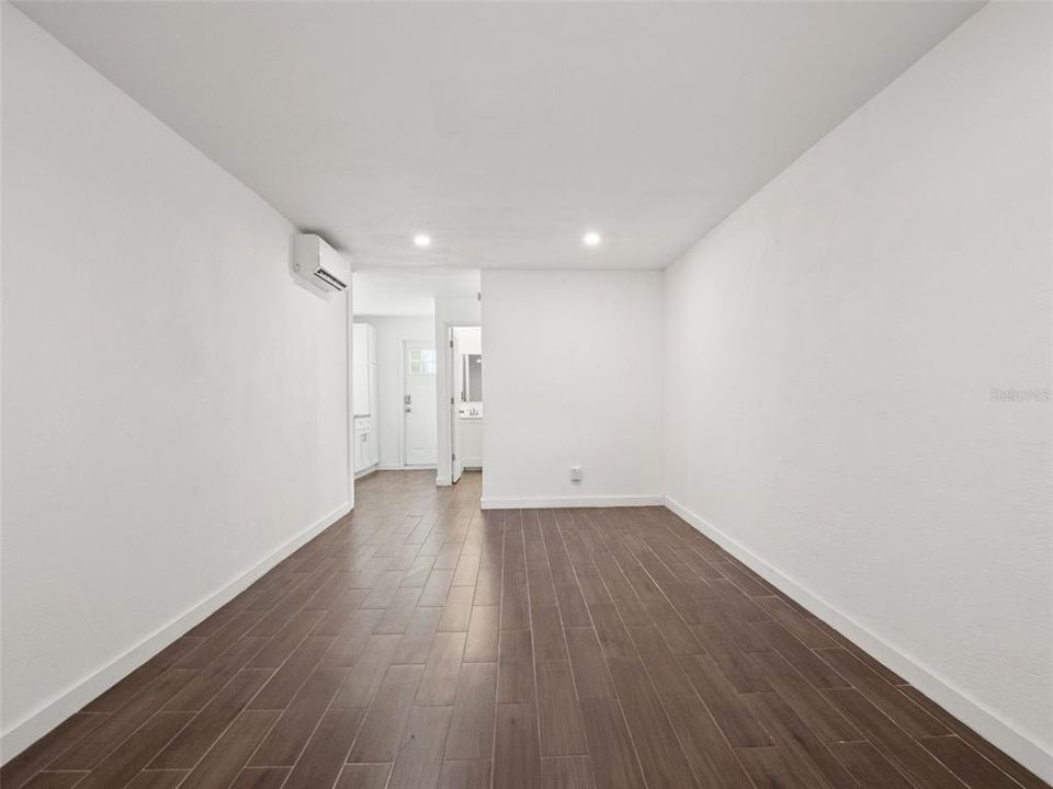 For Sale: $485,000 (4 beds, 4 baths, 1682 Square Feet)