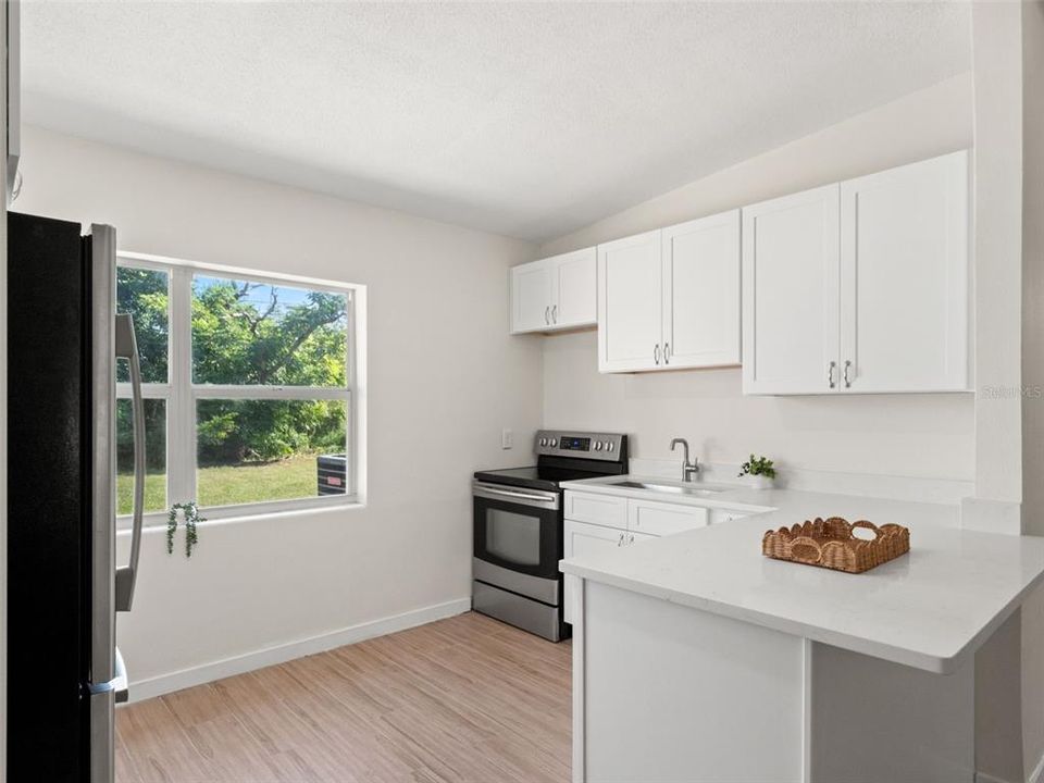 For Sale: $485,000 (4 beds, 4 baths, 1682 Square Feet)