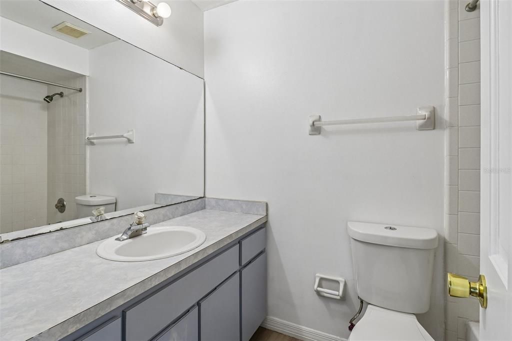 For Rent: $1,599 (2 beds, 2 baths, 950 Square Feet)