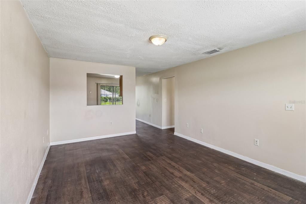 For Rent: $1,599 (2 beds, 2 baths, 950 Square Feet)