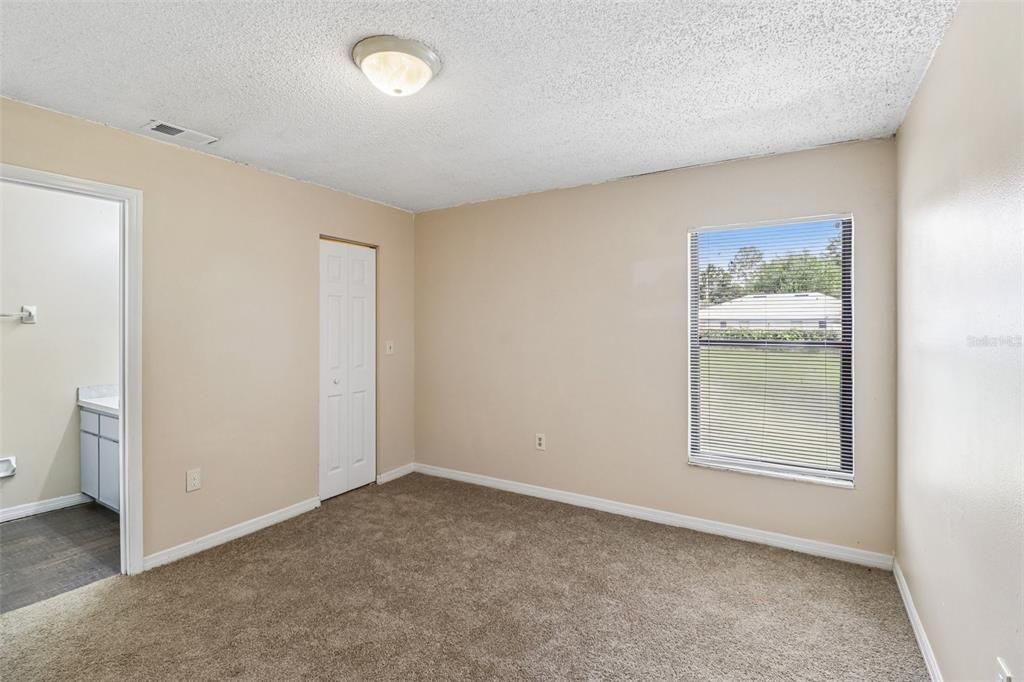For Rent: $1,599 (2 beds, 2 baths, 950 Square Feet)