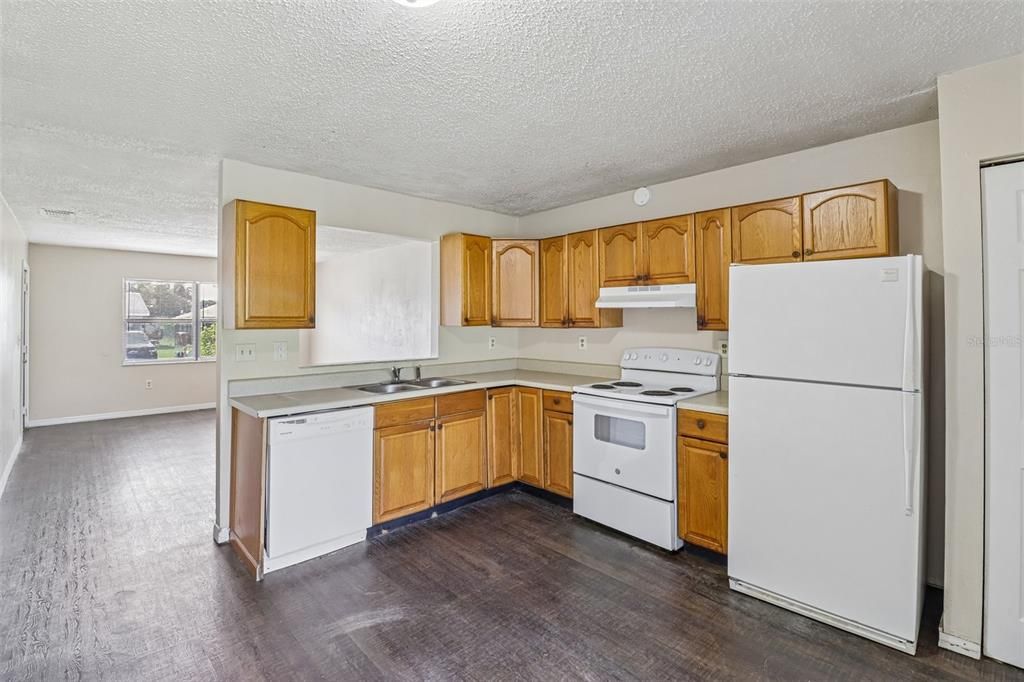 For Rent: $1,599 (2 beds, 2 baths, 950 Square Feet)
