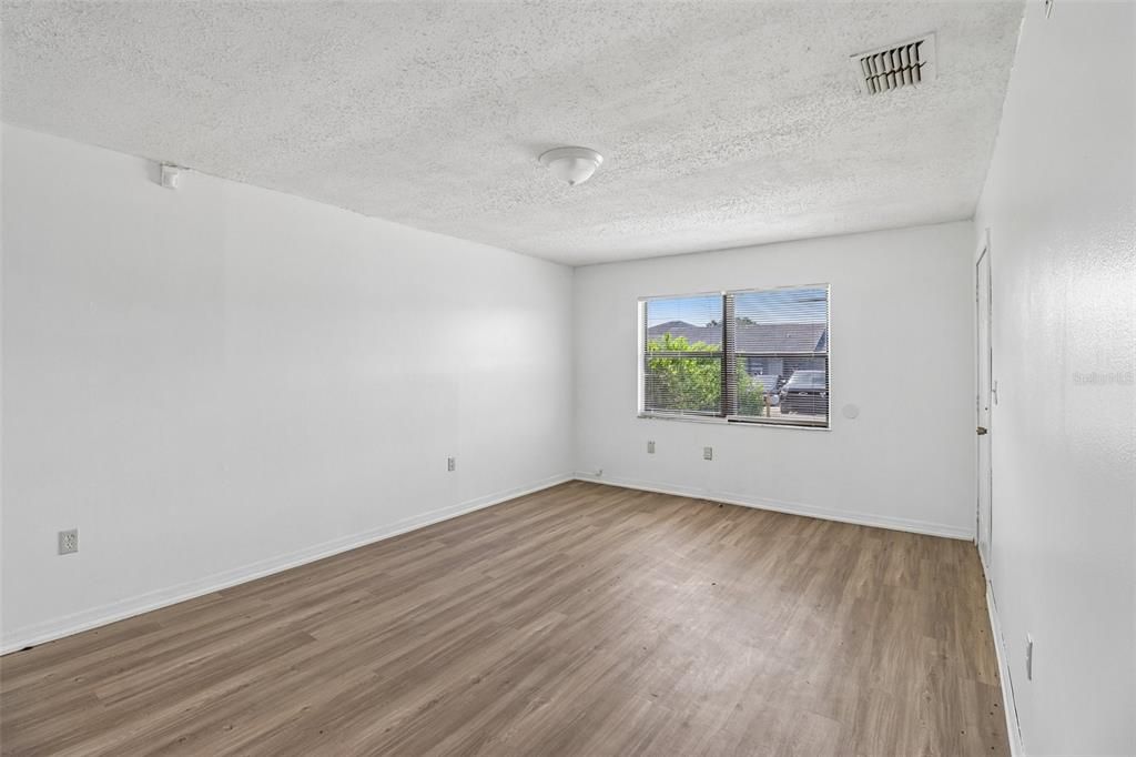 For Rent: $1,599 (2 beds, 2 baths, 950 Square Feet)