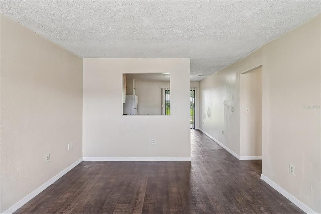 For Rent: $1,599 (2 beds, 2 baths, 950 Square Feet)