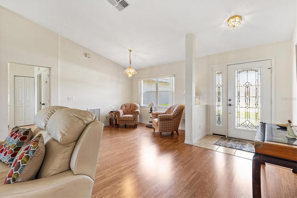 For Sale: $319,000 (3 beds, 2 baths, 1751 Square Feet)
