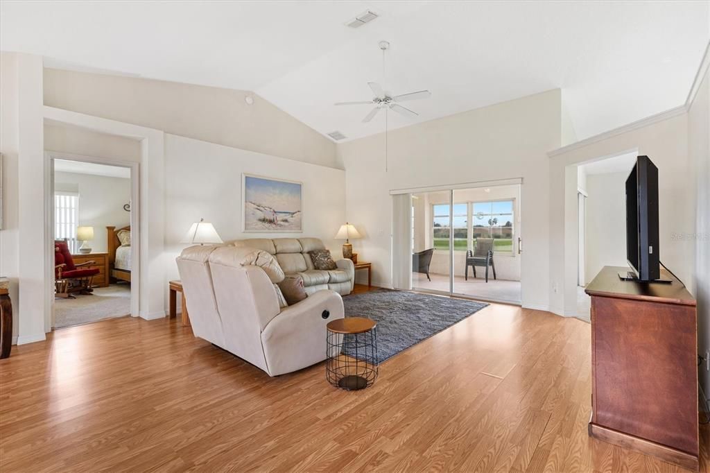 For Sale: $319,000 (3 beds, 2 baths, 1751 Square Feet)