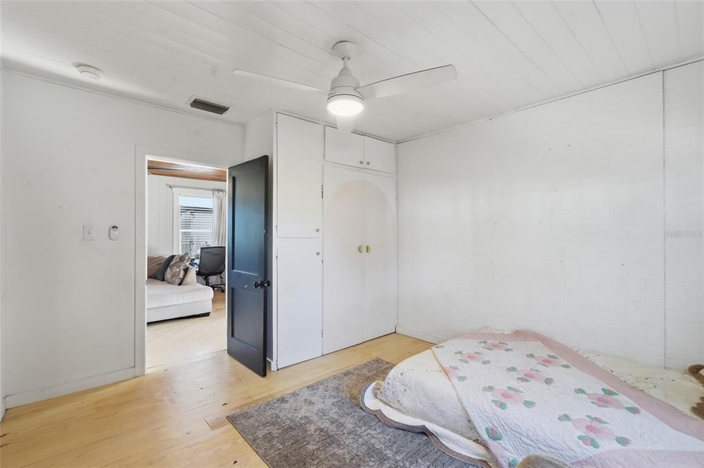 На продажу: $370,000 (3 спален, 1 ванн, 1381 Квадратных фут)