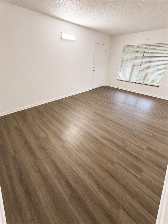 出租: $999 (1 贝兹, 1 浴室, 775 平方英尺)