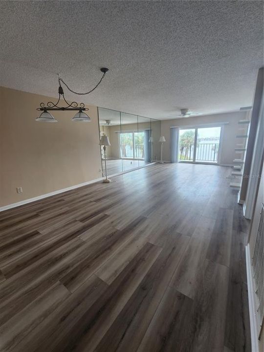 For Rent: $2,600 (2 beds, 2 baths, 1218 Square Feet)