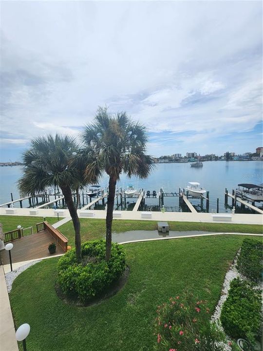 For Rent: $2,600 (2 beds, 2 baths, 1218 Square Feet)