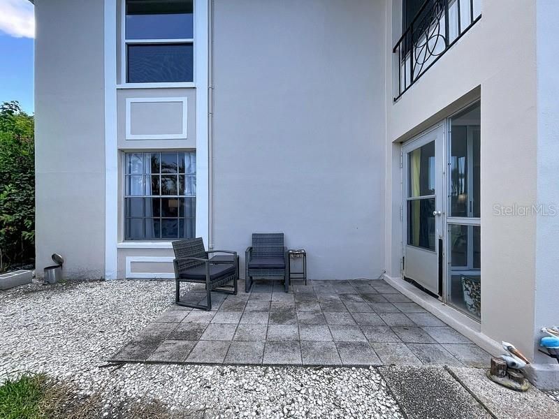 For Sale: $255,000 (2 beds, 2 baths, 1105 Square Feet)