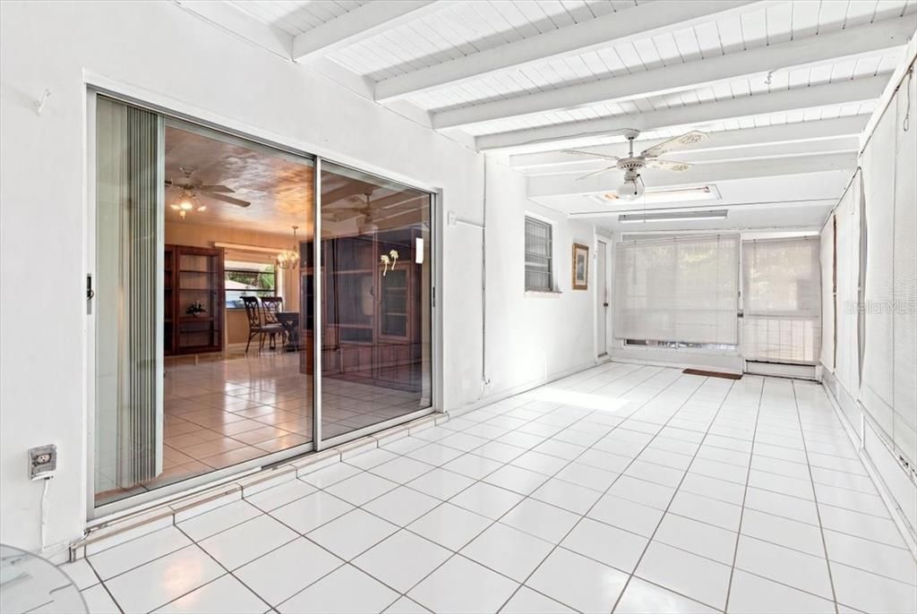 For Sale: $234,900 (2 beds, 1 baths, 1340 Square Feet)