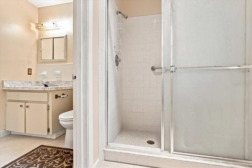 For Sale: $234,900 (2 beds, 1 baths, 1340 Square Feet)