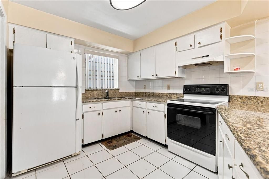 For Sale: $234,900 (2 beds, 1 baths, 1340 Square Feet)