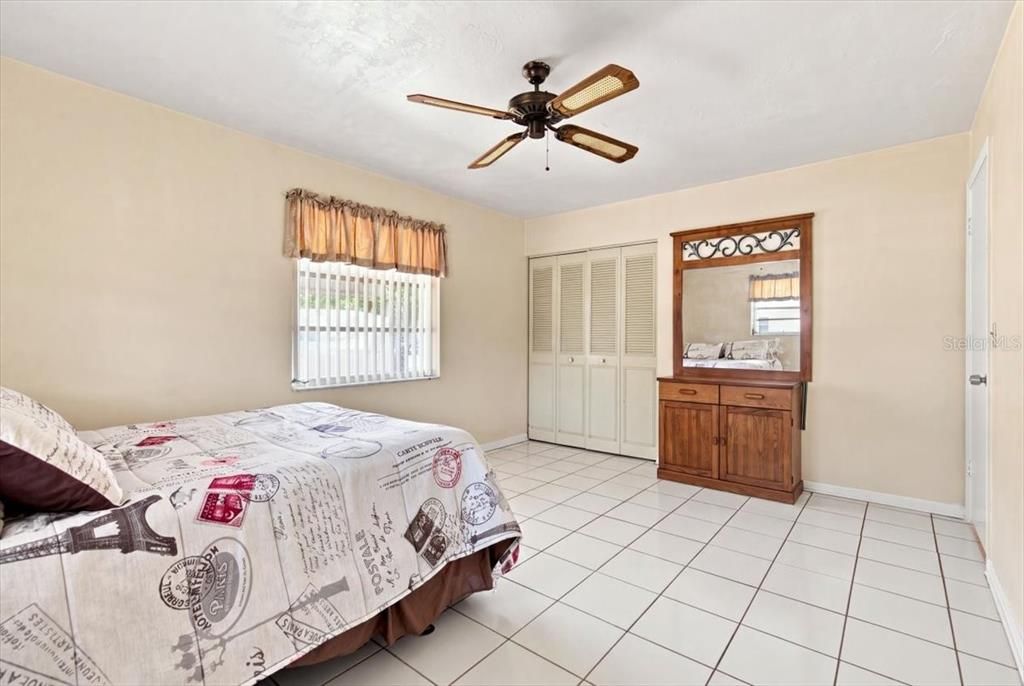 For Sale: $234,900 (2 beds, 1 baths, 1340 Square Feet)