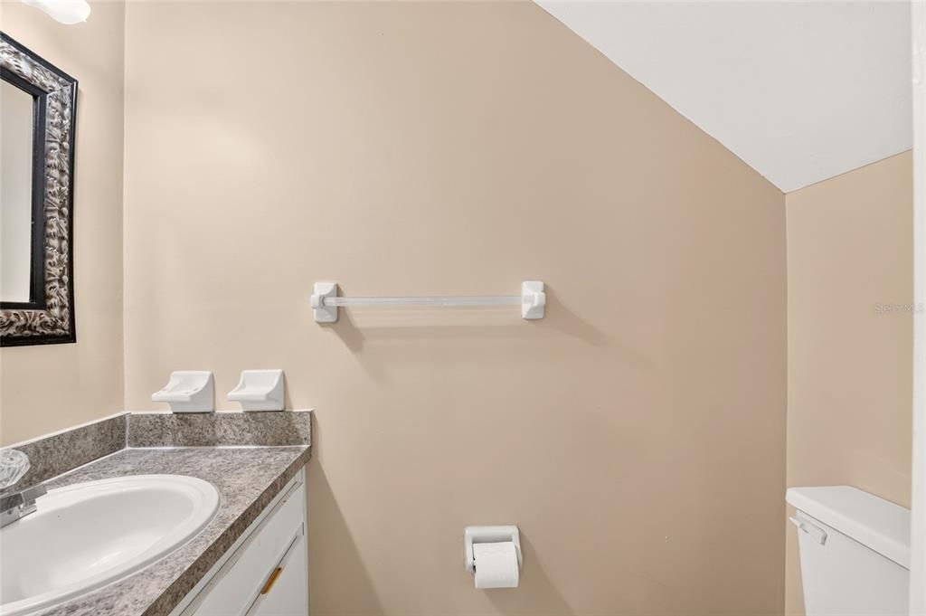 For Sale: $134,900 (2 beds, 2 baths, 1088 Square Feet)